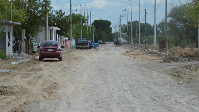 Afecta Telmex obra de pavimentación