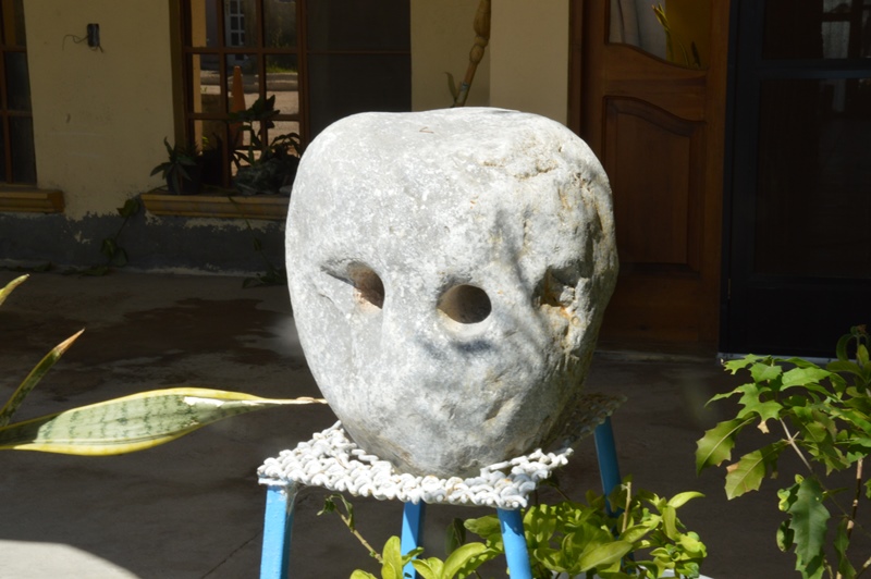 Extraña piedra ‘Alien’ recibe a visitantes