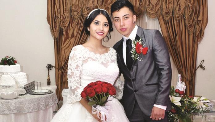 Karla & Jonathan unen sus vidas en matrimonio civil
