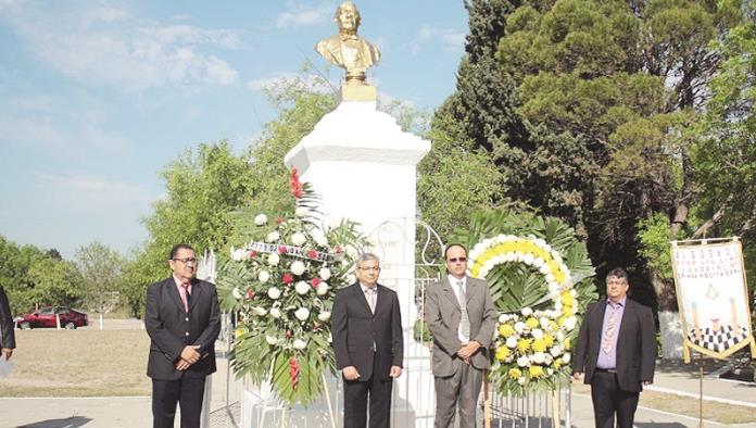Recuerdan 211 aniversario de Benito Juárez