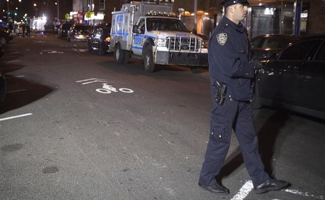 Varios heridos y un hombre detenido tras un posible tiroteo en Manhattan