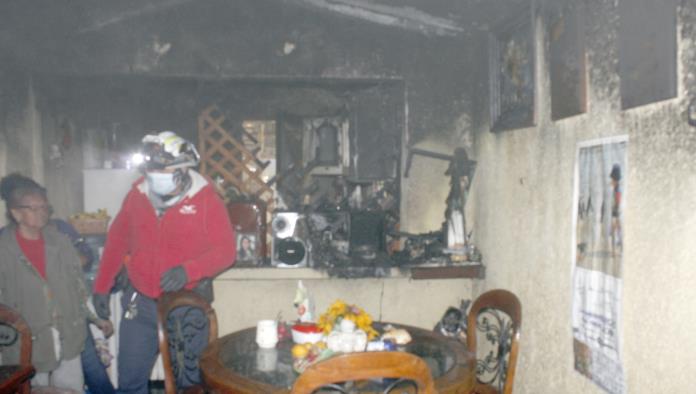 Se incendia domicilio en colonia Lázaro Cárdenas