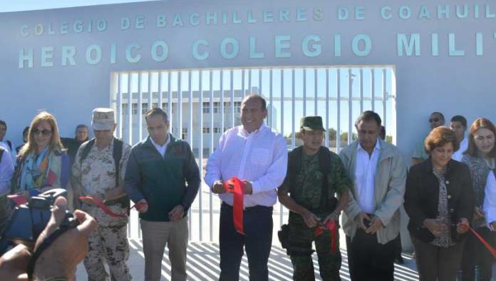 Inaugura gobernador COBAC Heroico Colegio Militar
