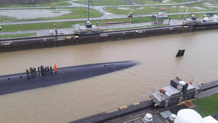 Submarino nuclear de EU causa alarma al pasar por el Canal de Panamá