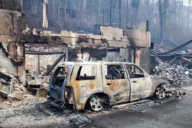 Incendio en Tennessee deja tres muertos