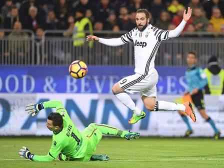 Higuaín impulsa triunfo de la Juventus
