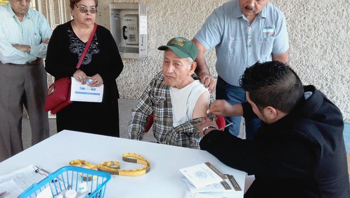 Brinda IMSS atención a los adultos mayores