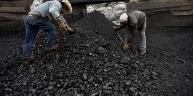 Inspeccionan las minas de carbón