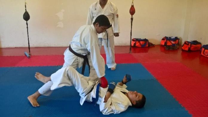 Destaca escuela de Karate