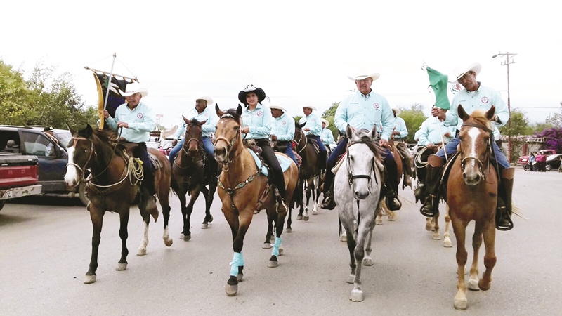 Celebran cabalgata en ejido La Cuchilla