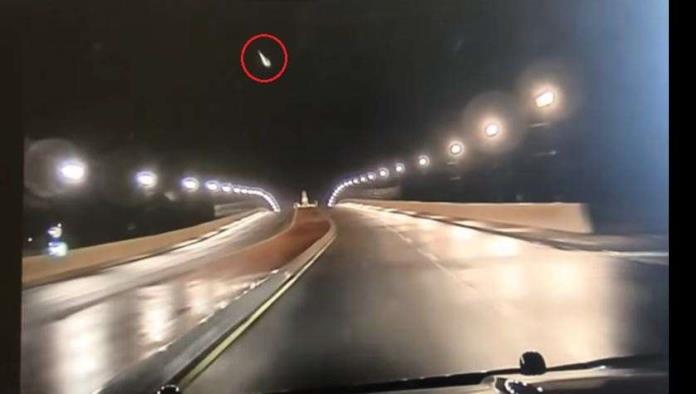 Video: El momento exacto en que un meteorito cae en Texas