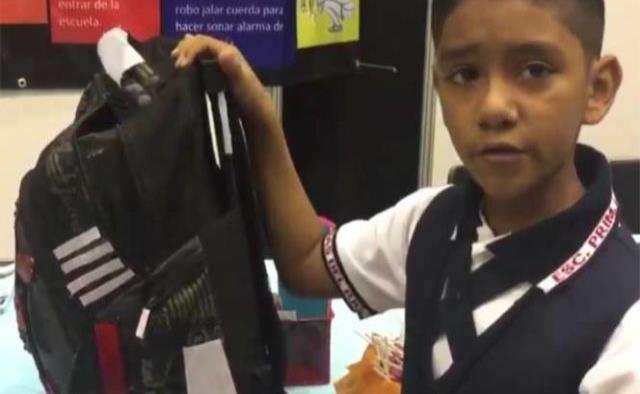 Niño enfrenta inseguridad con mochila antibalas y GPS
