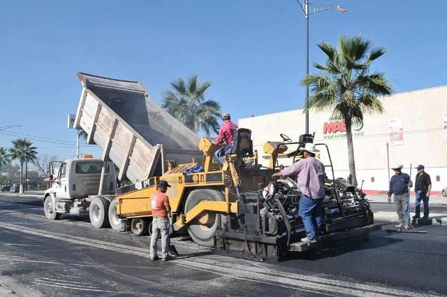 Colocan nuevo asfalto en último tramo del Juárez