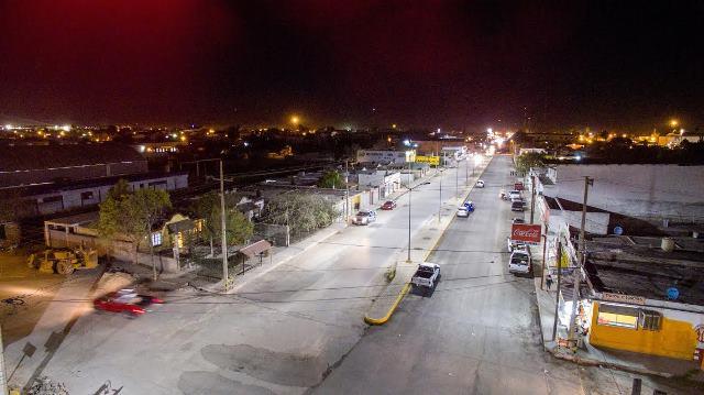 Colocan luminarias en el Benito Juárez