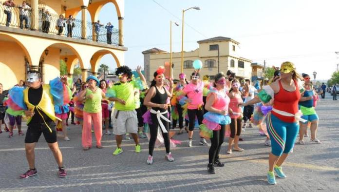 Invita Frontera a carnaval de baile