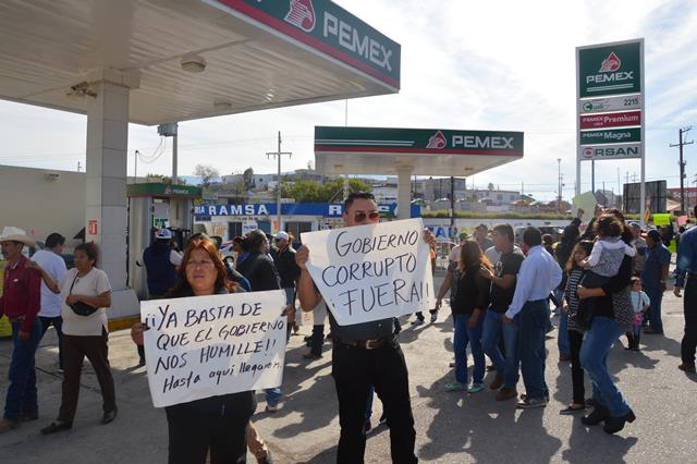 Protestan por gasolinazo