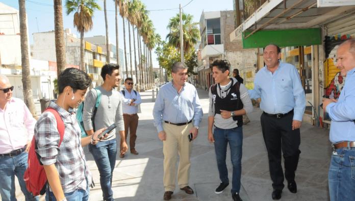 Supervisa Rubén  obras en Torreón
