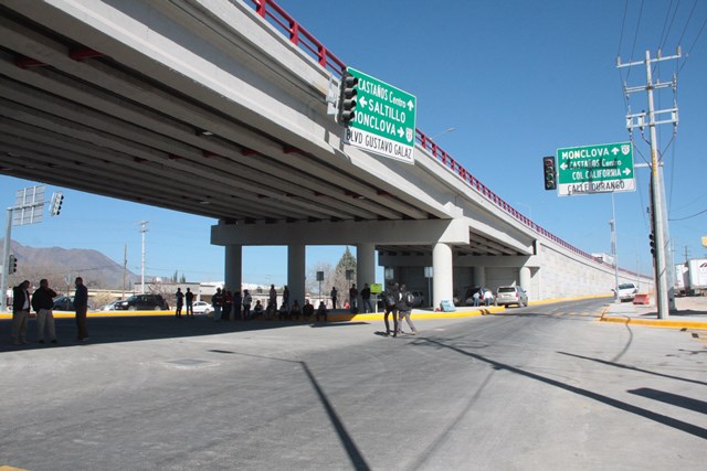 Inaugura RMV el puente Centenario