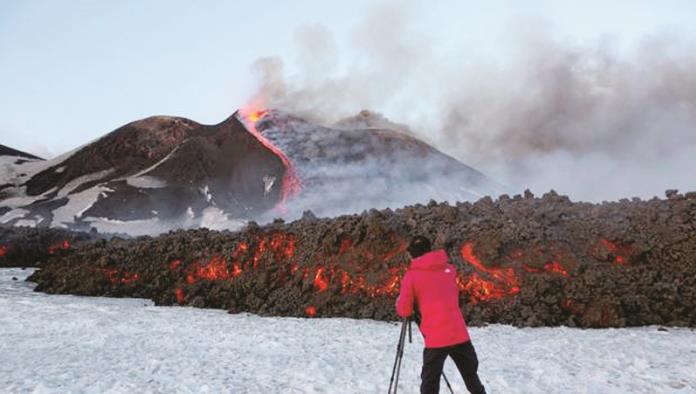 Diez heridos por erupción del Etna
