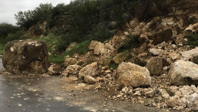 Cae roca gigante sobre el José de las Fuentes, no hay lesionados