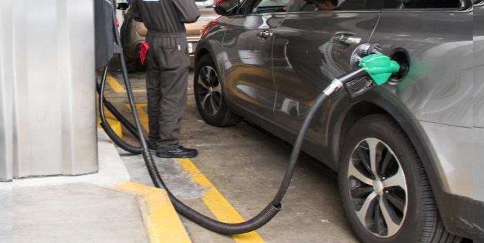 Gobierno de AMLO presenta las 10 estaciones de servicio que venden la gasolina cara