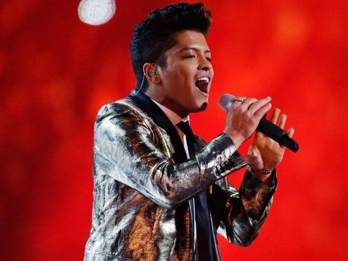 Bruno Mars y su radical cambio de imagen impacta a fans