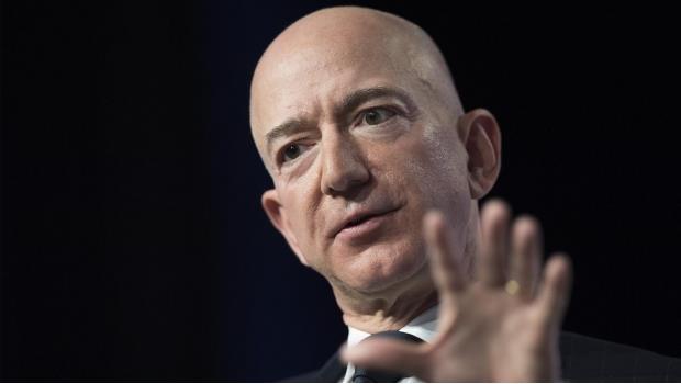 El fundador de Amazon sigue siendo el más acaudalado del mundo: Forbes