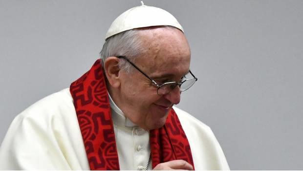 Condena el papa Francisco a hombres que contratan servicios sexuales