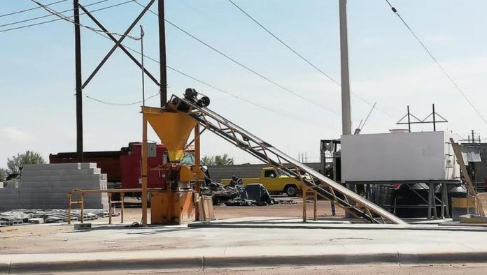 Tras caer dentro de una revolvedora de concreto muere un obrero en Torreón