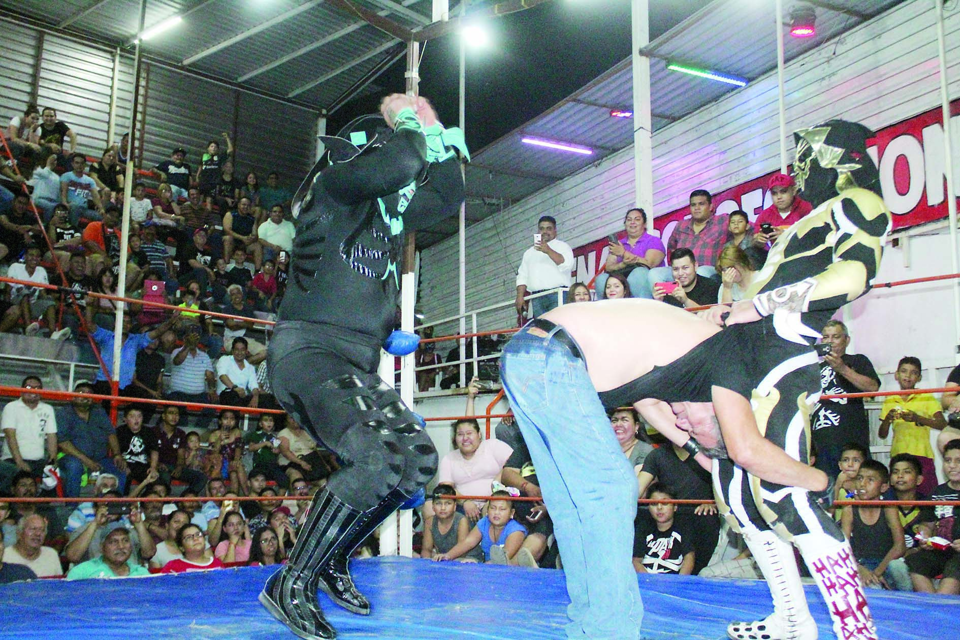 LA Park e Hijo humillan a los rudos