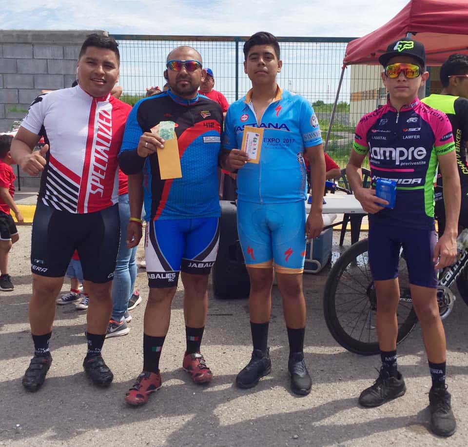 Familia Chávez Ibarra celebró con carrera ciclista