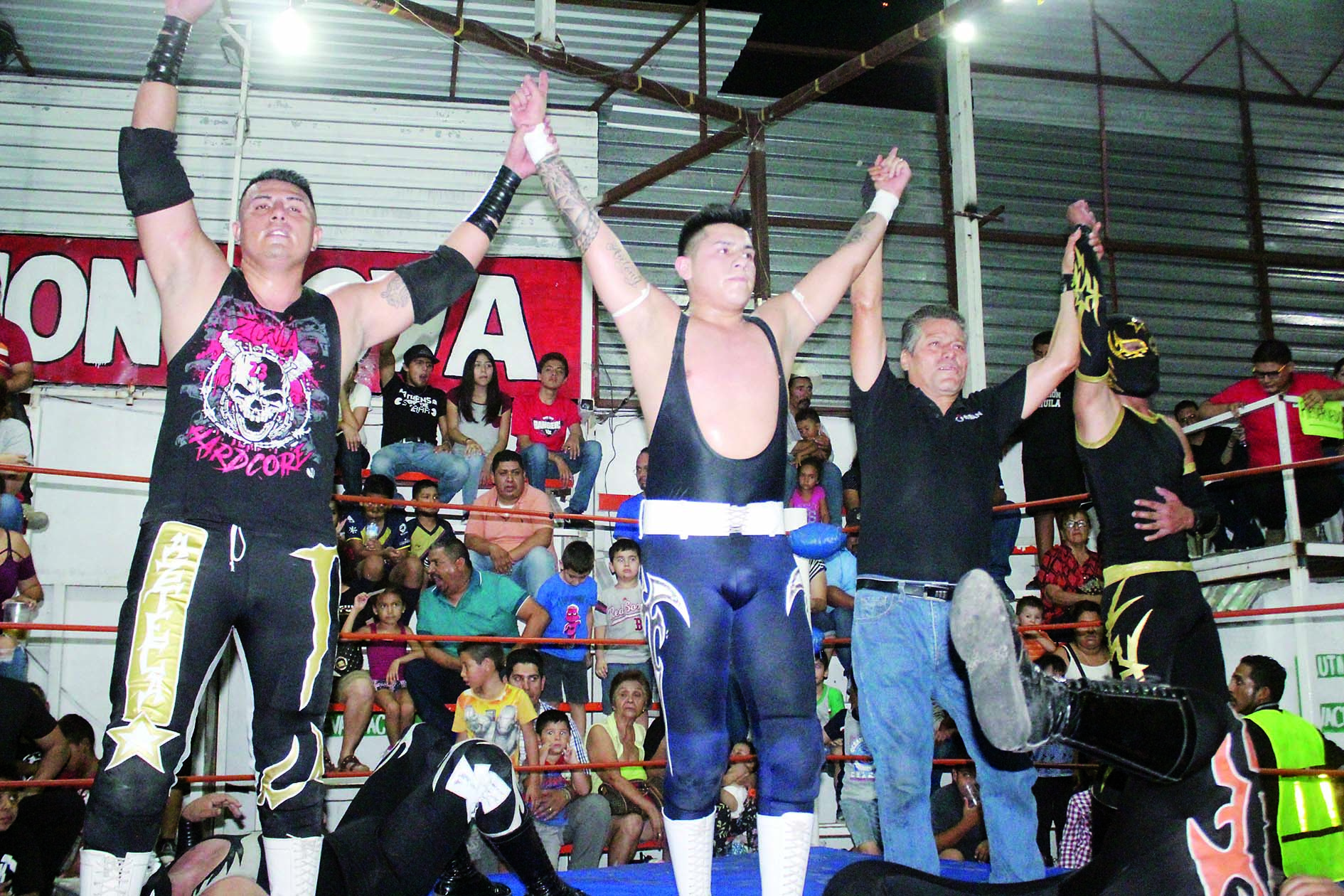 LA Park e Hijo humillan a los rudos