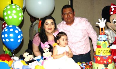 Regina Galván Torres festeja su cumpleaños con divertida fiesta de "Mickey Mouse"