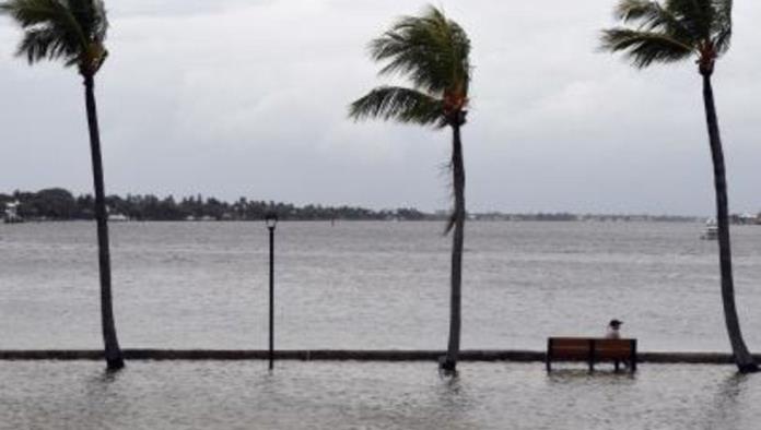 Huracán Dorian se debilita a categoría 2, pero continúa azotando Bahamas