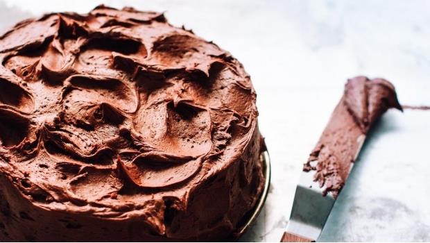 Comer pastel de chocolate ayuda a bajar de peso: estudio