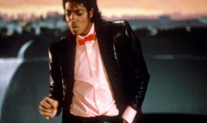 VIDEO: Anciano bailando al ritmo de Michael Jackson se vuelve viral