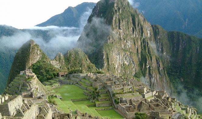 Expulsan de Machu Picchu a tres turistas por mostrar el trasero