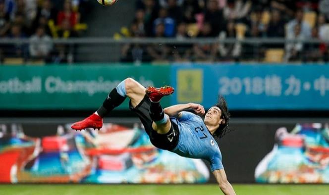 Cavani se avienta una joyita de gol en la China Cup