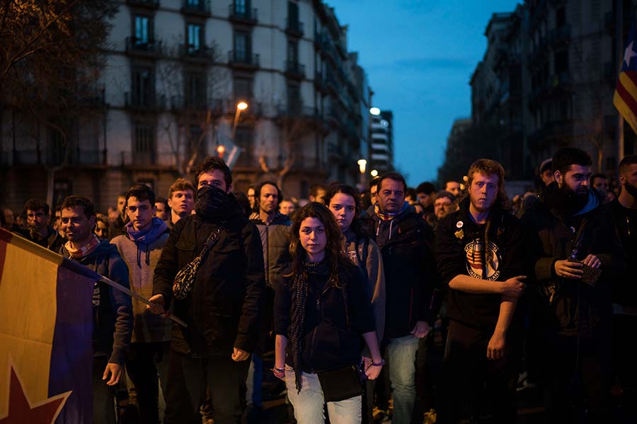 Más protestas en Barcelona por detención de Puigdemont