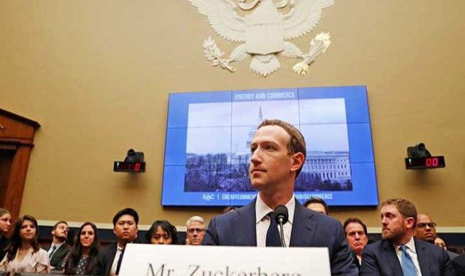 Revela Zuckerberg que también sufrió robo de datos