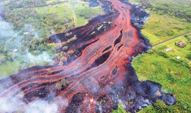 Lava del Kilauea llega al Pacífico
