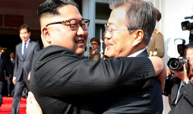 Reunión sorpresa entre líderes coreanos revive cumbre Trump-Kim