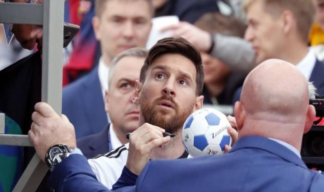 Messi desata locura en práctica de Argentina