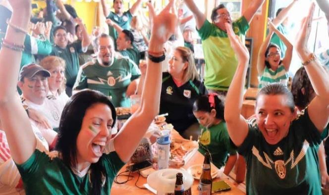 Mexicanos gastan hasta mil 400 pesos en desayunos para ver al Tri