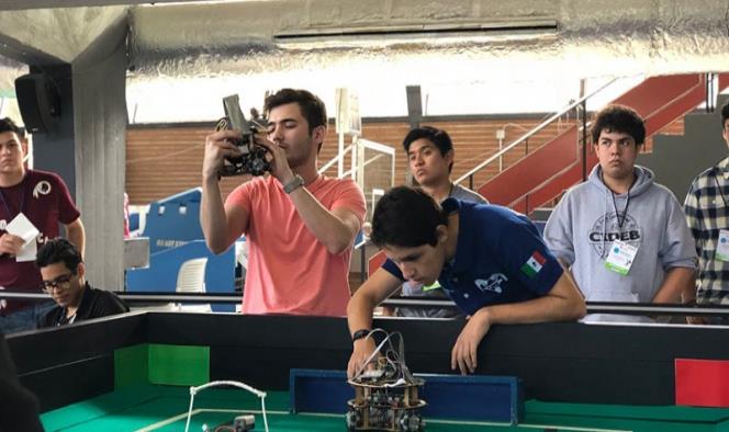 Estudiantes mexicanos participan en RoboCup 2018