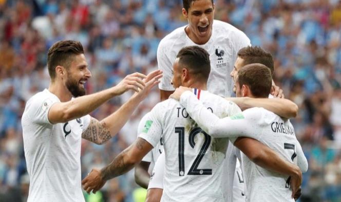 Con autoridad, Francia elimina a Uruguay y va a semis