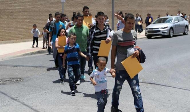 Gobierno de Trump entrega lista de niños migrantes separados