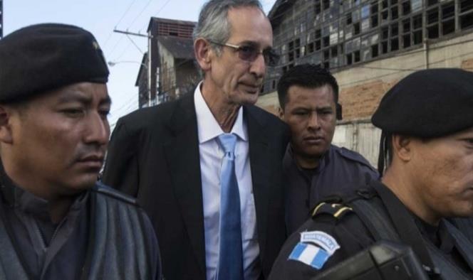 Dan libertad provisional a expresidente Colom en Guatemala