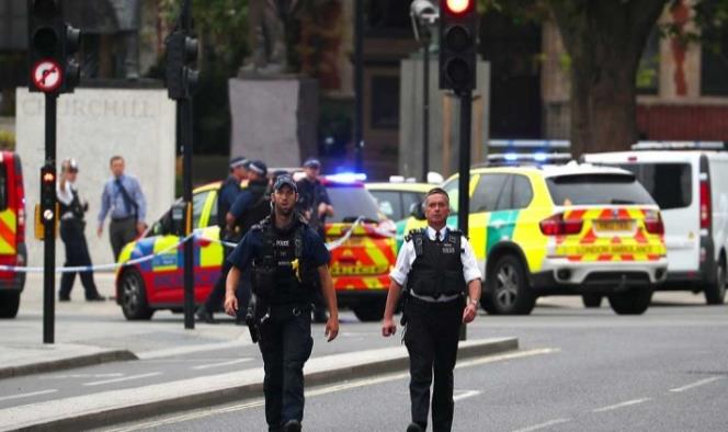 Atropellan a varias personas en Londres, en posible acto terrorista