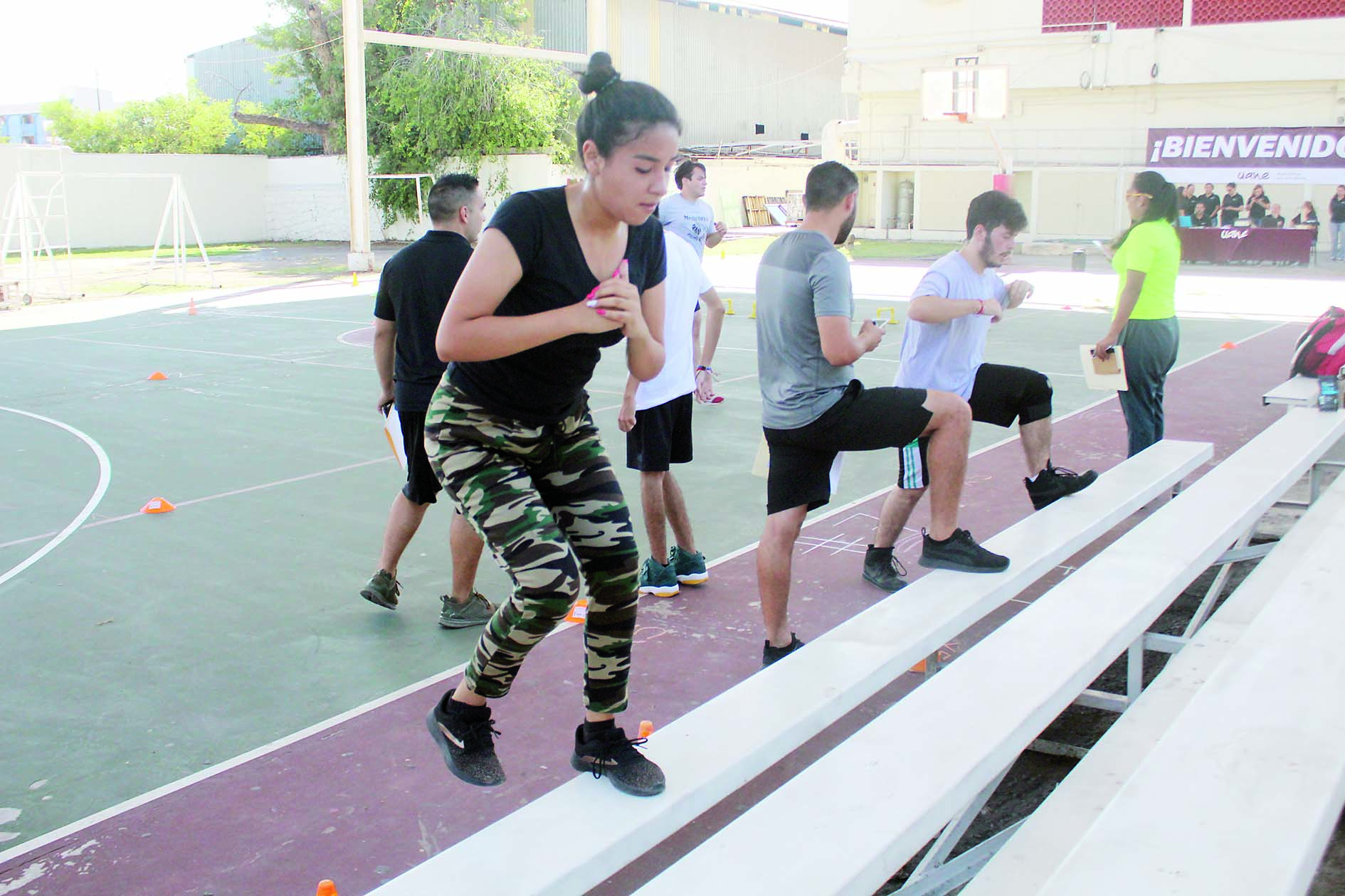 Jóvenes en busca de seguir sus estudios; Realizaron pruebas deportivas